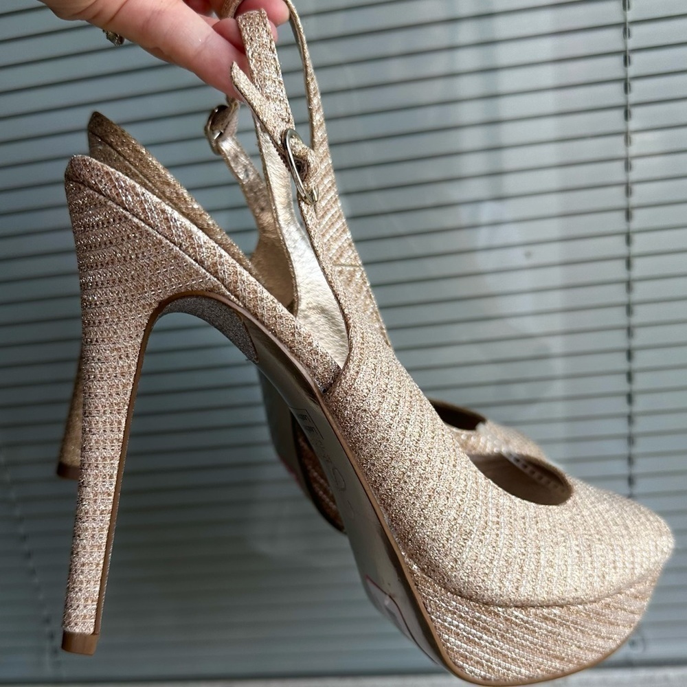 Adrianna Papell Metallic gold slingback open toe heels - Picture 7 of 16